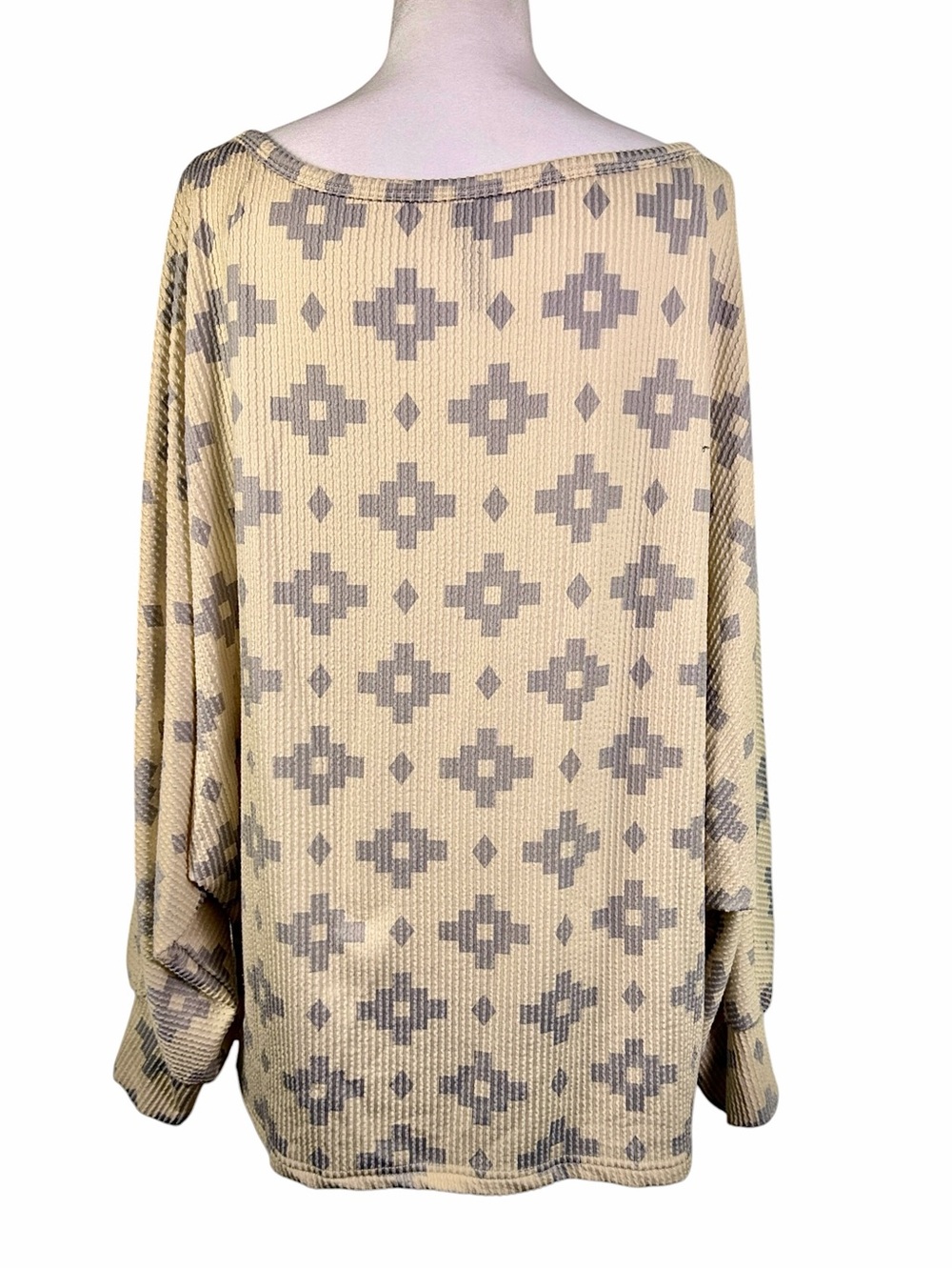 Sterling Kreek Cream Knit Top Batwing Sleeves & Gray Geometric Print Size L Boho - Picture 7 of 10